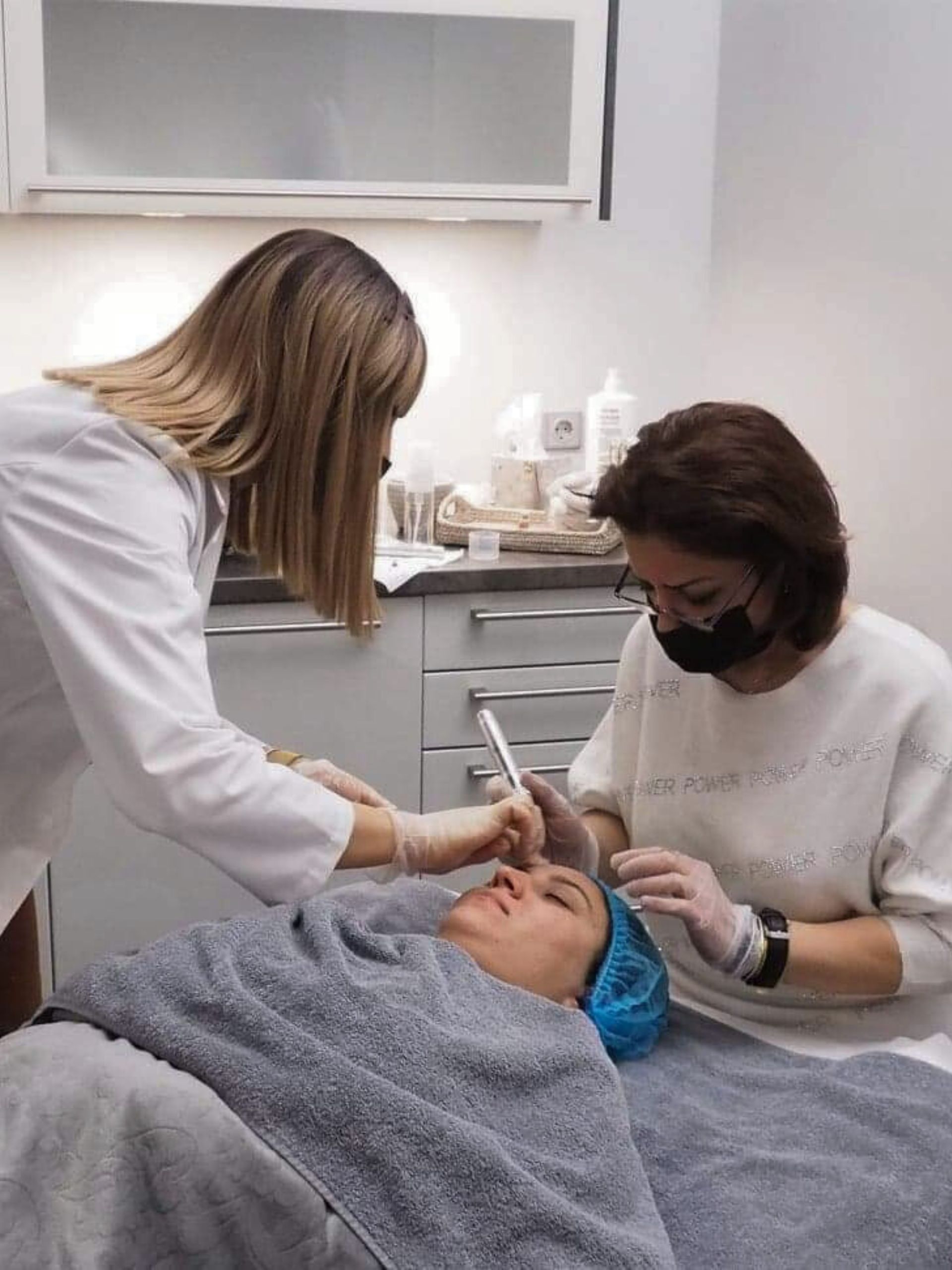 Augenbrauen Permanent Make-Up Hamburg