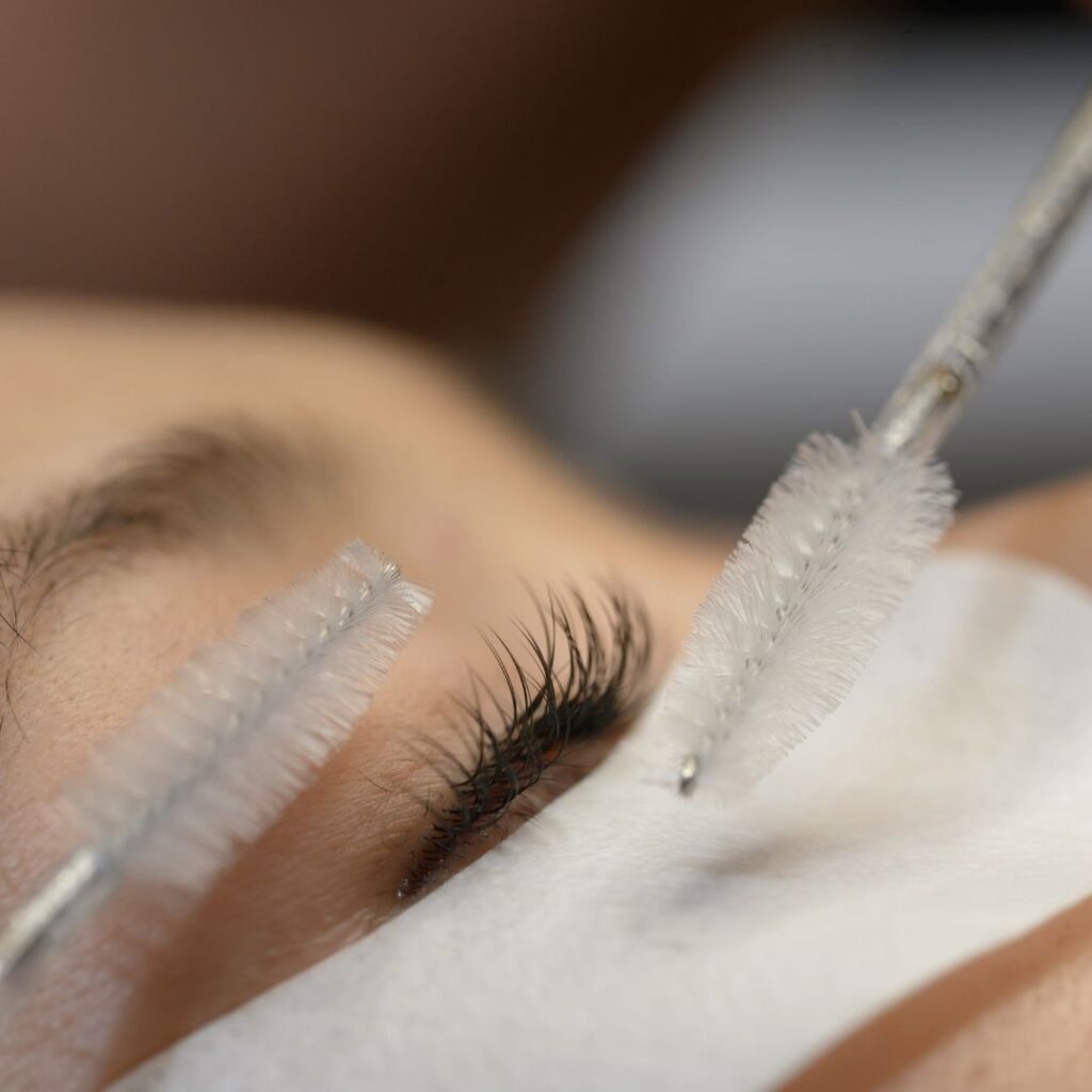 Wimpernlifting & Wimpernverlängerung